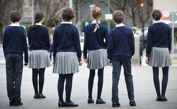 Juegos De Vestir Para El Colegio Con Uniforme Juegos De Vestir Para La Escuela Con Uniforme - Encuentra Juegos
